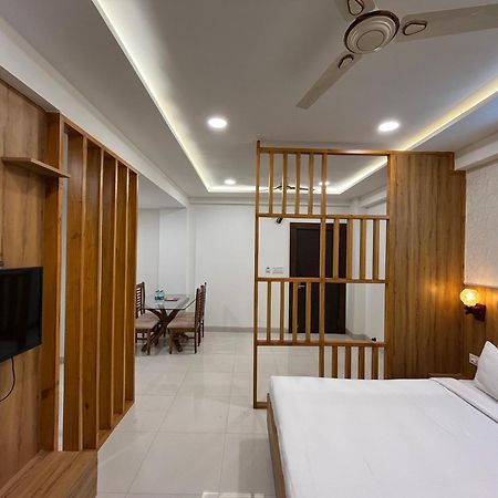 Hotel Shri Radha Nikunj - Opposite Prem Mandir Vrindavan Exterior photo