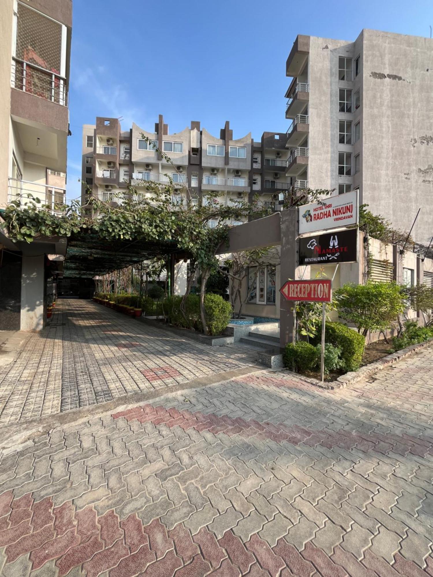 Hotel Shri Radha Nikunj - Opposite Prem Mandir Vrindavan Exterior photo