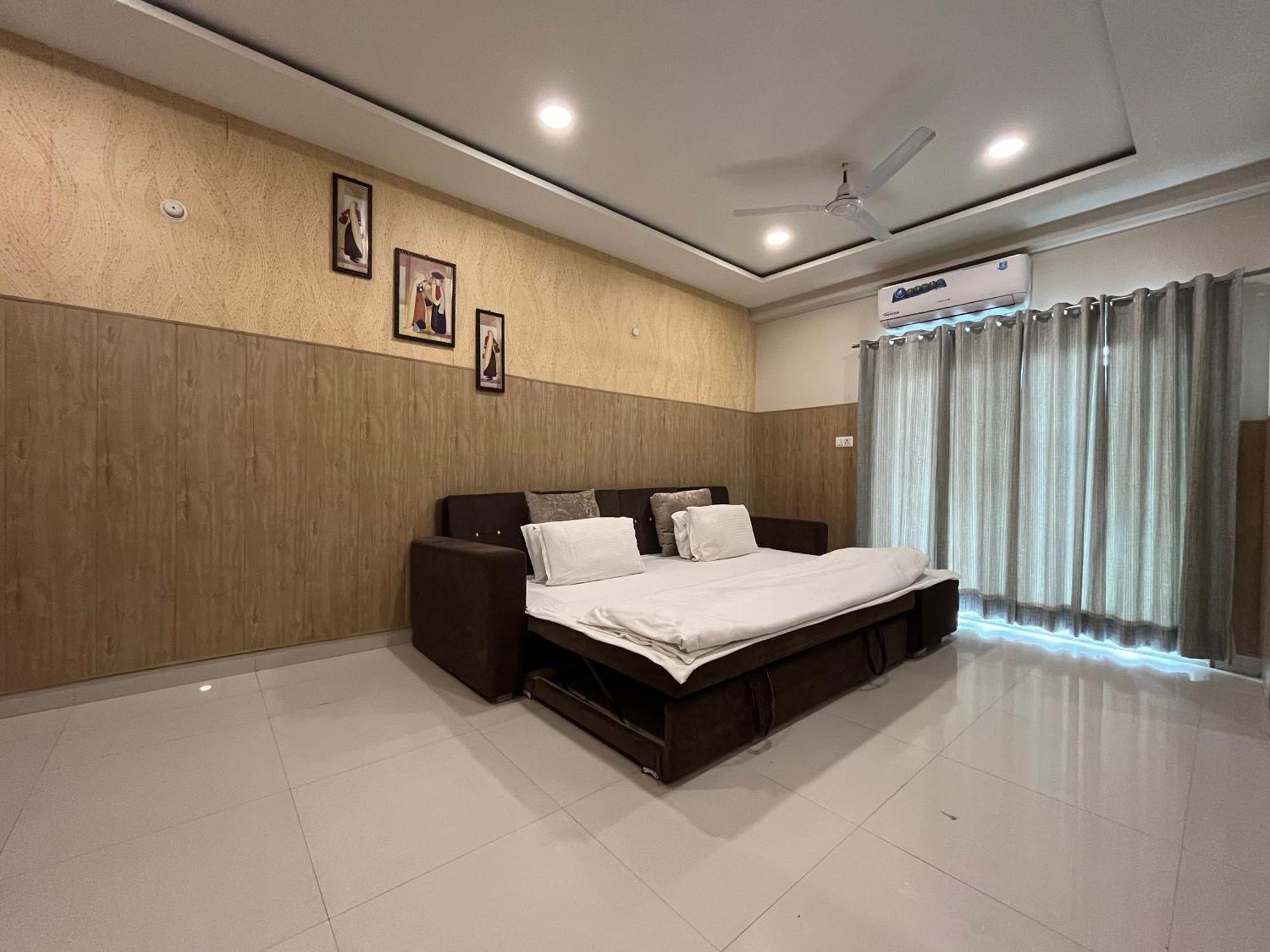 Hotel Shri Radha Nikunj - Opposite Prem Mandir Vrindavan Exterior photo